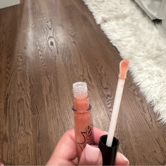 MAC Powerglass Plumping Lip Gloss - Tickled by Bubbles - Picture 4 of 4